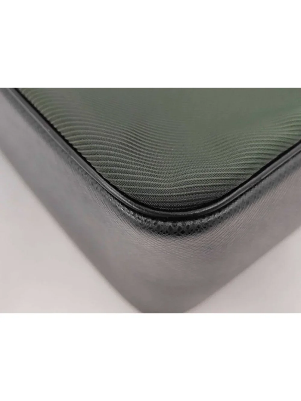 Louis Vuitton Shoulder Bag Taiga Ardoise Silver